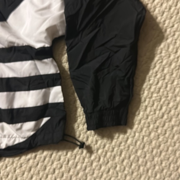 SOLD———>Adidas cropped windbreaker track jacket - Picture 3 of 5